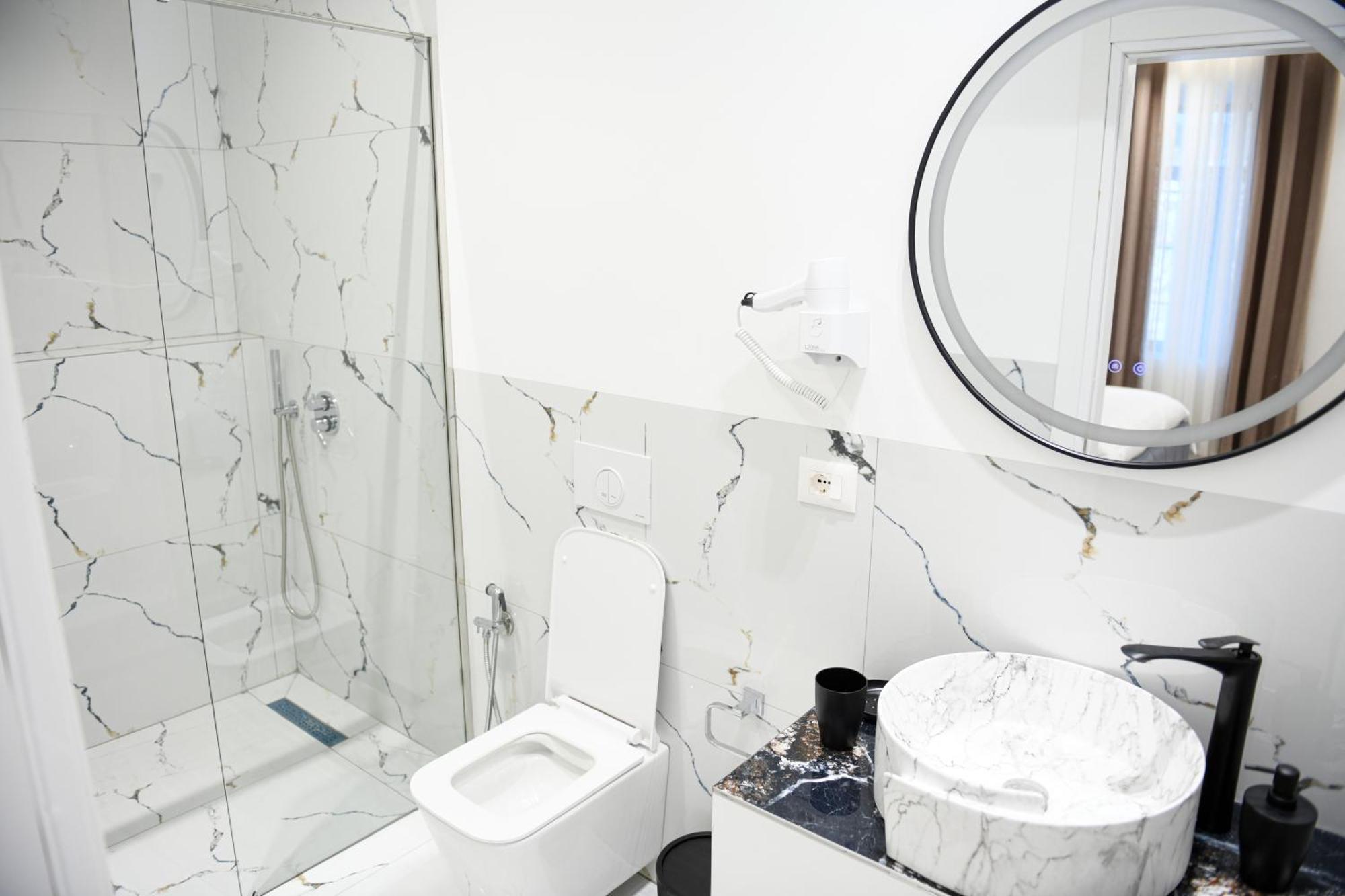 Alpha Rooms Берат Экстерьер фото