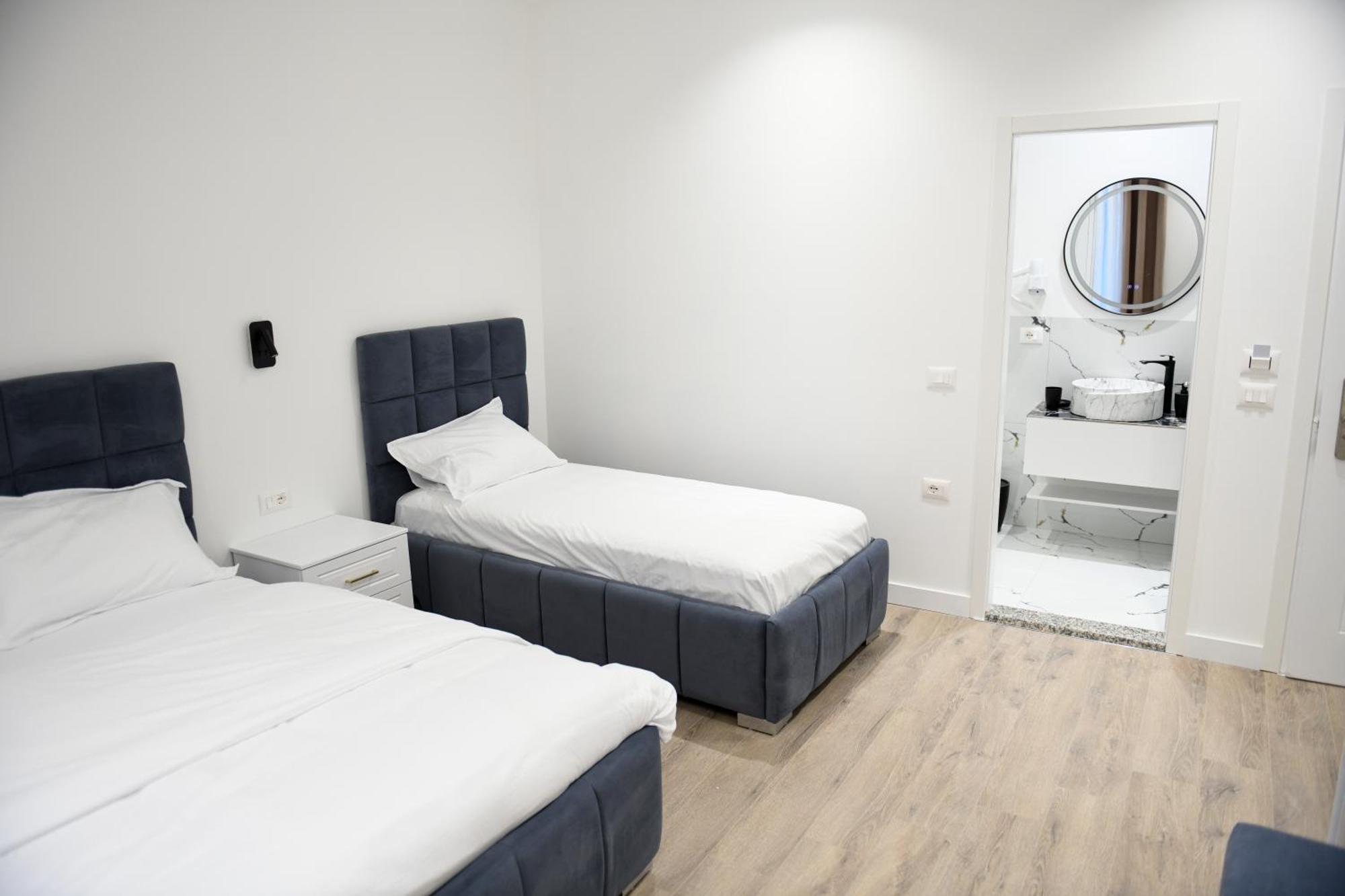 Alpha Rooms Берат Экстерьер фото